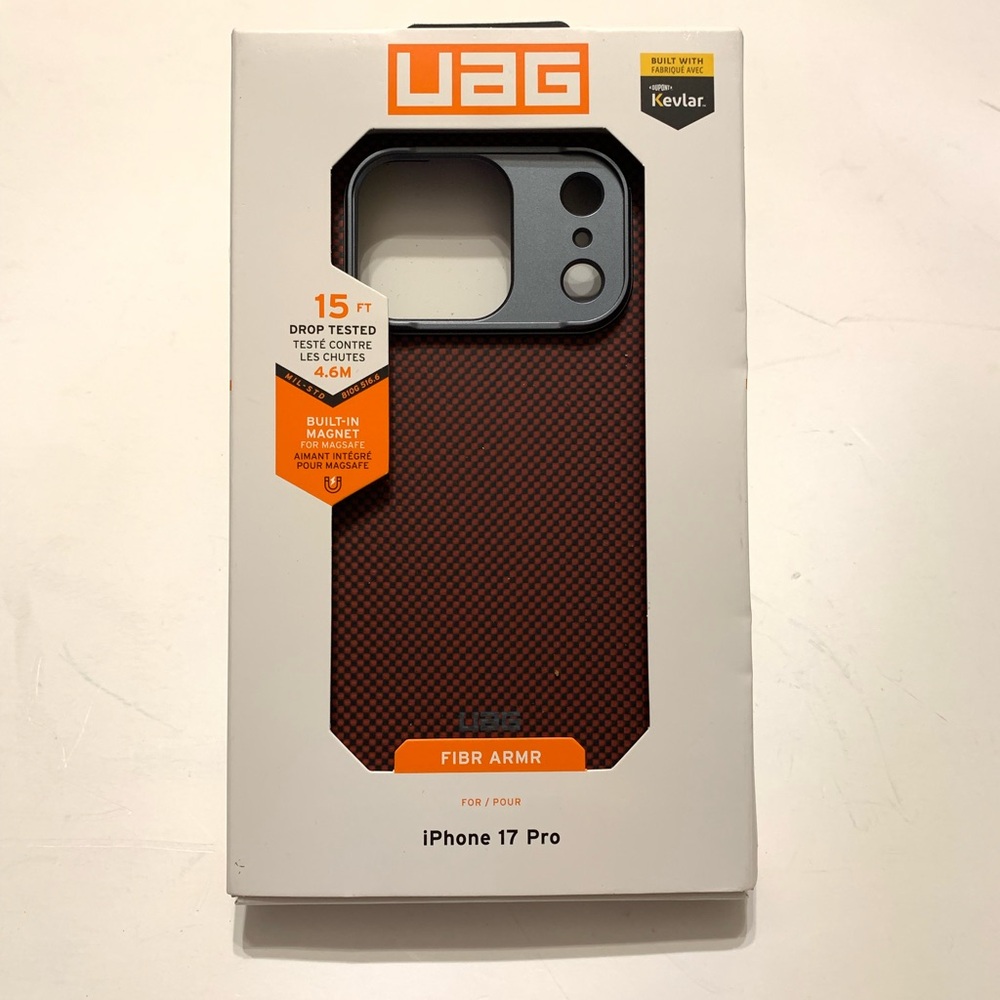 URBAN ARMOR GEAR iPhone 17 Pro Case Fibr Armr Solar Flare/Charcoal